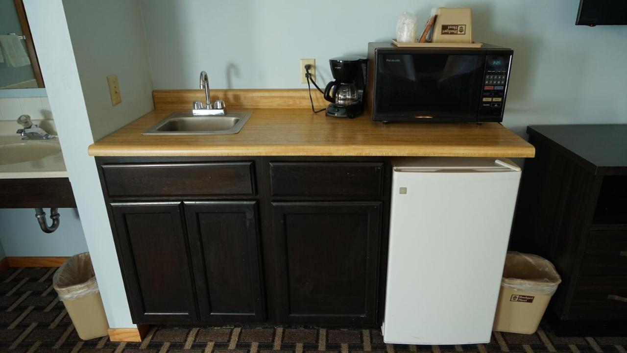 Budget Host Inn Fridley ภายนอก รูปภาพ