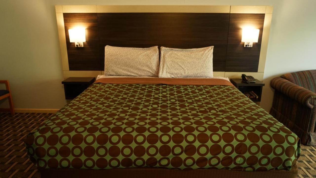 Budget Host Inn Fridley ภายนอก รูปภาพ