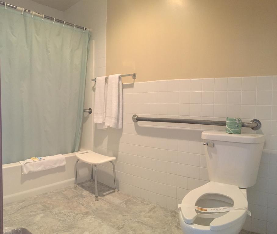Budget Host Inn Fridley ภายนอก รูปภาพ