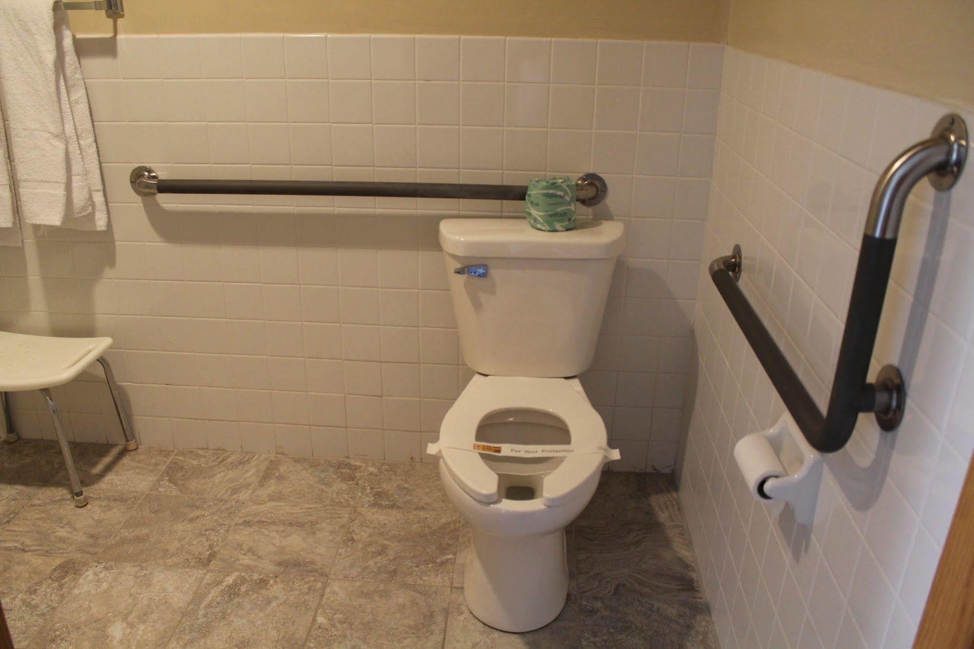 Budget Host Inn Fridley ภายนอก รูปภาพ