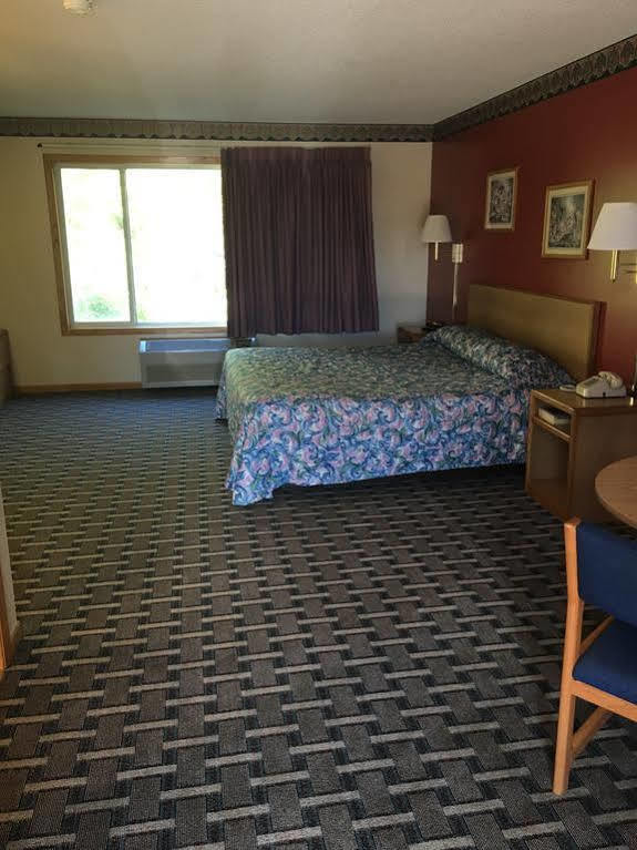 Budget Host Inn Fridley ภายนอก รูปภาพ